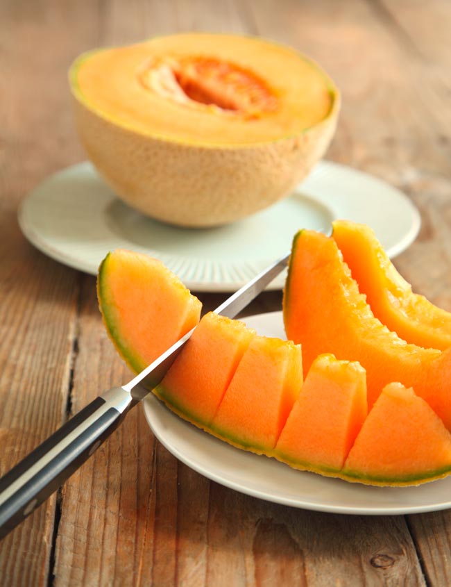 Como escolher melão, meloa e melancia sem falhar Confira os nossos métodos infalíveis para escolher melão e traga sempre as melhores frutas para casa.