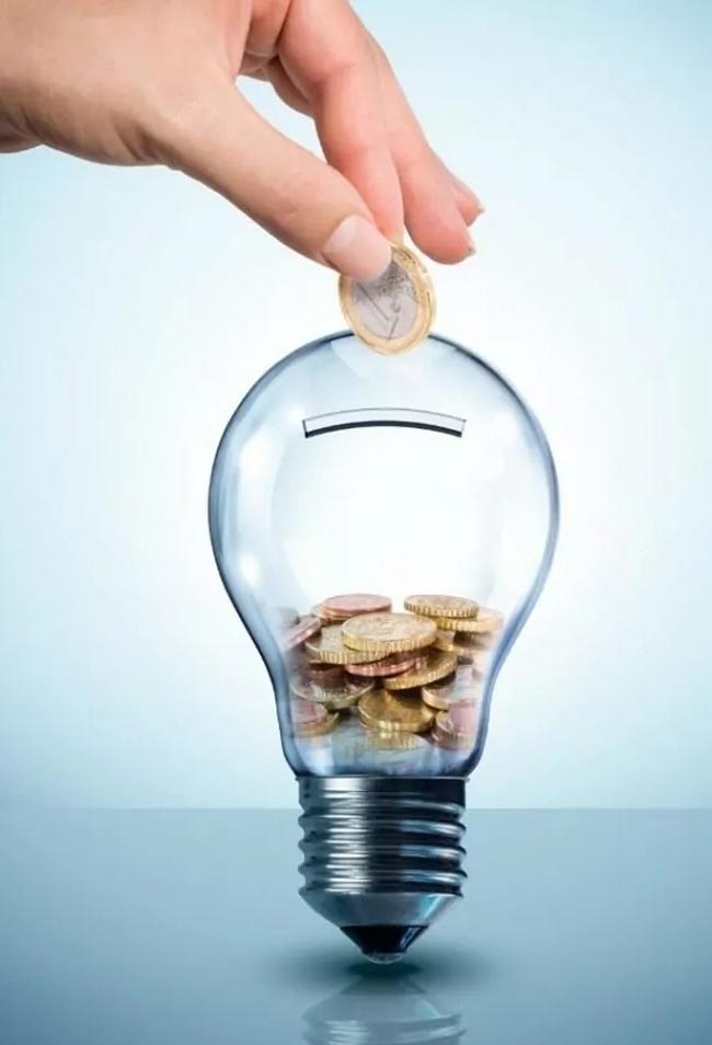 Conta da luz alta? Aprenda a poupar na fatura da eletricidade Nos dias que correm, é cada vez mais importante evitar gastos supérfluos e saber poupar. Se tem a conta da luz alta, aprenda a poupar na fatura da eletricidade.