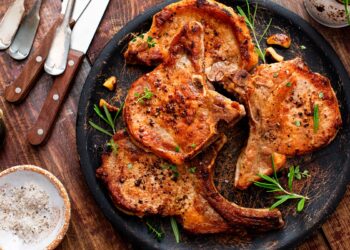 Costeletas de porco à portuguesa: receita tradicional