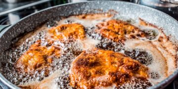 Acabe de vez com o cheiro a fritos! Descubra as melhores técnicas para eliminar o odor da cozinha.