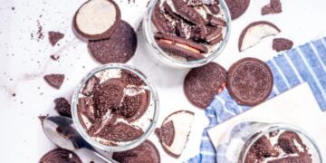 Que tal experimentar uma mousse de Oreo diferente? A nossa receita leva iogurte, que dá um toque especial à sobremesa. Aprenda a fazer agora!
