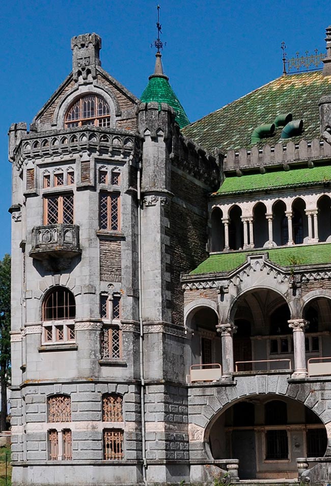Palácio Dona Chica, lindíssimo e abandonado, em Braga O lindíssimo Castelo ou Palácio Dona Chica, é uma construção icónica deixada completamente ao abandono!
