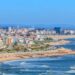 Aproveite o sol e mergulhe numa experiência inesquecível na Praia da Figueira da Foz, considerada a maior praia urbana da Europa!