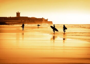 Viva uma aventura fantástica na Praia de Carcavelos, um paraíso na costa do Estoril que deslumbra todos os seus visitantes.