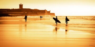 Viva uma aventura fantástica na Praia de Carcavelos, um paraíso na costa do Estoril que deslumbra todos os seus visitantes.