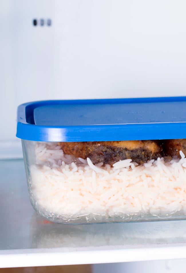 Quanto tempo dura o arroz no frigorífico? A validade do arroz, após estar cozido, é curta. Se existirem sobras, convém saber quanto tempo dura o arroz no frigorífico sem estragar.