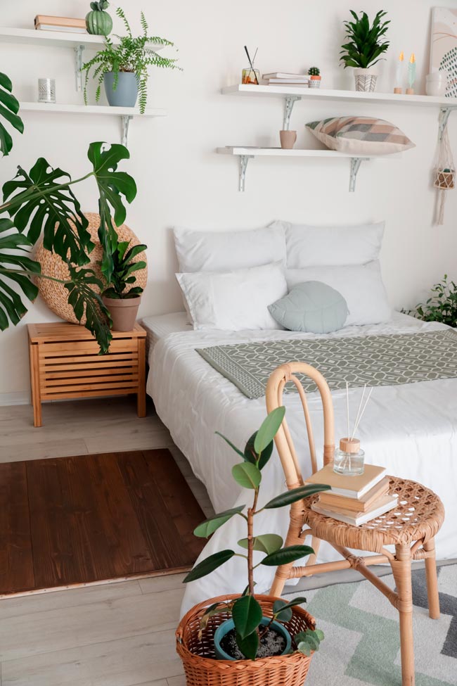 Quer uma boa noite de sono? Tire já 8 coisas do seu quarto! Tenha uma boa noite de sono criando um ambiente tranquilo e propício para o descanso, promovendo um sono reparador e revigorante.