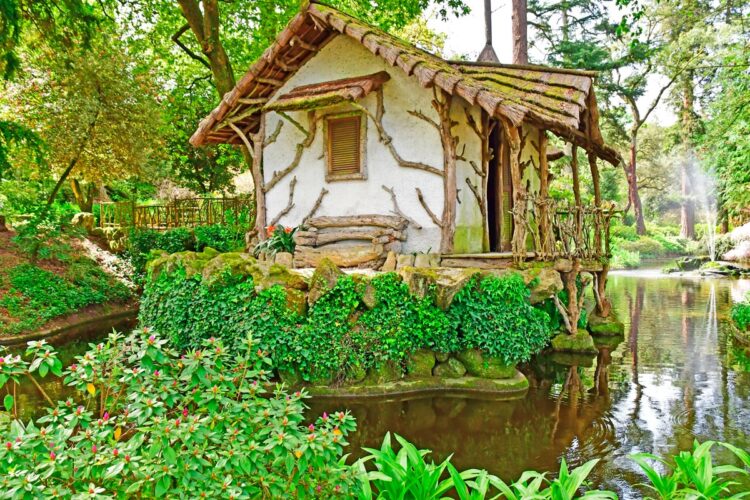 Quinta da Aveleda, um jardim mágico em Penafiel Visite a Quinta da Aveleda e passeie por um dos mais belos jardins românticos de Portugal.