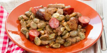 Descubra a riqueza de sabores das favas guisadas à portuguesa, um petisco ao qual é impossível de resistir!