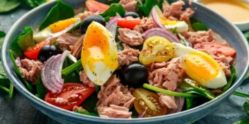 A combinação perfeita entre uma refeição leve e prática. Experimente as nossas 3 receitas de Salada de atum!