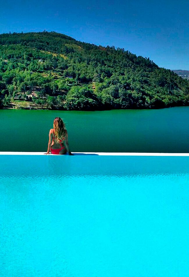 Uma piscina infinita com vista para o Douro a 1 hora do Porto Chama-se Douro Royal Valley Hotel & Spa de cinco estrelas e é um refúgio paradisíaco a 1h do Porto!