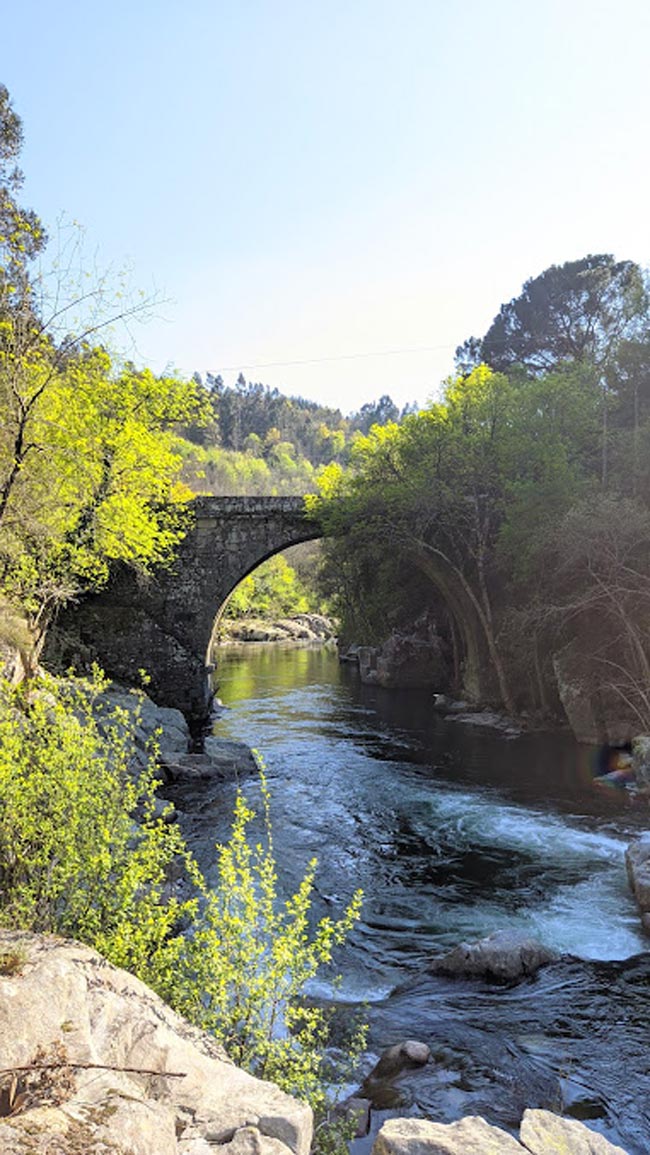 Visitar Castro Daire, a vila mágica no Centro de Portugal Para além de paisagens de cortar a respiração, vale a pena visitar Castro Daire e viver uma aventura memorável, repleta de sensações.