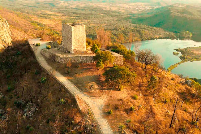 7 locais invulgares para visitar no Centro de Portugal Este é um roteiro incomum! São locais invulgares, atrações que encantam pela singularidade no Centro de Portugal.
