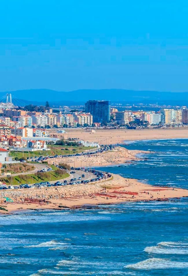 Praia: os 10 melhores destinos de férias baratos em Portugal Descubra os 10 melhores destinos de férias baratos em Portugal que incluem praia! Passe umas férias de verão inesquecíveis em Portugal!