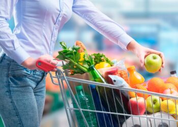 Garanta uma despensa sem alimentos ultraprocessados e com elevados teores de açúcar. Confira 10 alimentos a evitar comprar no supermercado!