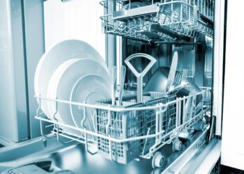 Cuidado, nem todos os itens podem ser lavados na máquina. Saiba quais os objetos que não deve colocar na máquina da louça.