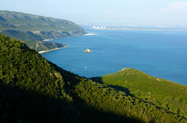 12 destinos de férias baratos em Portugal Doze sugestões de destinos de férias baratos. São todos maravilhosos e permitem-lhe ter uns dias de descanso memoráveis a baixo custo.