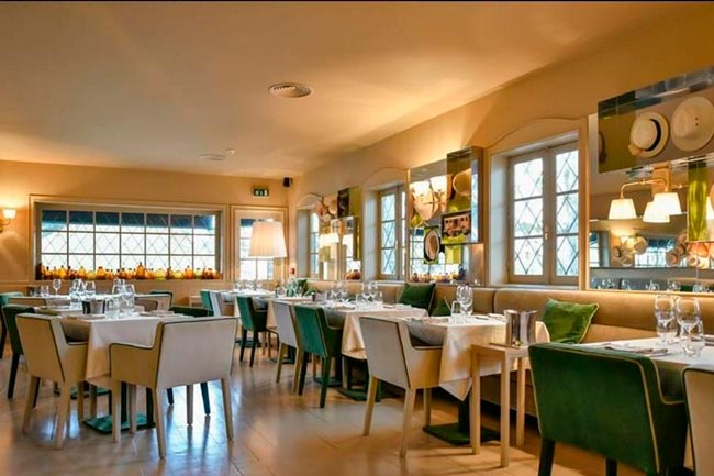 10 dos restaurantes mais românticos do Porto Surpreenda com um jantar inesquecível num dos restaurantes mais românticos do Porto, com ambiente acolhedor e uma culinária de excelência!