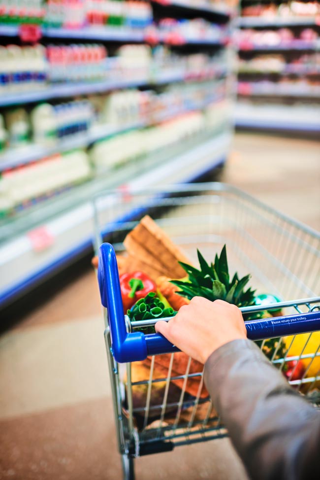 12 produtos a evitar comprar no supermercado Apesar da fama dos produtos serem mais baratos e de passarem por grande controlo de qualidade, estes são os produtos a evitar comprar no supermercado.