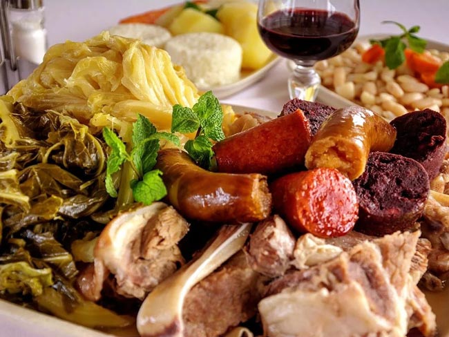 20 segredos da cozinha portuguesa revelados pela CNN Conheça todos os segredos da cozinha portuguesa! Desde pratos de peixe até aos pastéis de nata, cada um deles vai despertar o seu paladar.