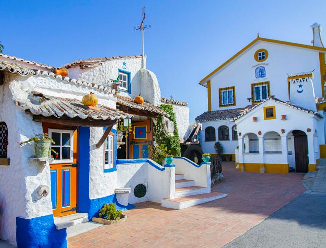 15 lugares fantásticos perto de Lisboa de visita obrigatória Explore as joias escondidas perto da capital portuguesa. Descubra 15 lugares fantásticos perto de Lisboa que são de visita obrigatória!