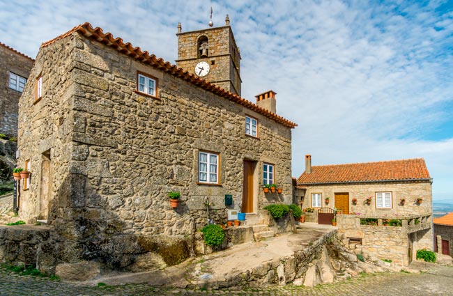 25 dos Centros Históricos mais bonitos de Portugal Descubra os 25 Centros Históricos mais bonitos de Portugal e mergulhe na riqueza cultural e arquitetónica do país.