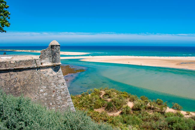 As 10 povoações mais belas do sul de Portugal segundo os espanhóis Conheça as 10 povoações mais belas do sul de Portugal! Cada qual com paisagens deslumbrantes, património histórico e uma atmosfera única.