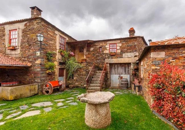 10 aldeias de visita obrigatória no Norte de Portugal Explore o charme e a beleza destes tesouros escondidos! Descubra 10 aldeias de visita obrigatória no Norte de Portugal que são encantadoras!