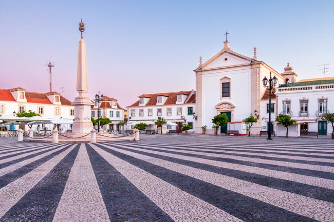 25 dos Centros Históricos mais bonitos de Portugal Descubra os 25 Centros Históricos mais bonitos de Portugal e mergulhe na riqueza cultural e arquitetónica do país.