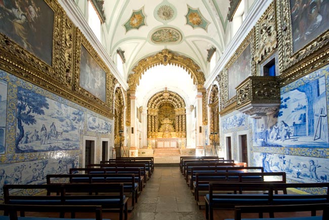 Guia dos mais bonitos Azulejos de Lisboa Explore a beleza dos azulejos de Lisboa! Descubra os locais mais deslumbrantes e encantadores onde os azulejos são verdadeiras obras de arte.