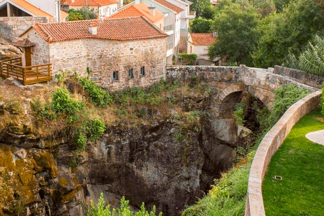 10 aldeias de visita obrigatória no Norte de Portugal Explore o charme e a beleza destes tesouros escondidos! Descubra 10 aldeias de visita obrigatória no Norte de Portugal que são encantadoras!