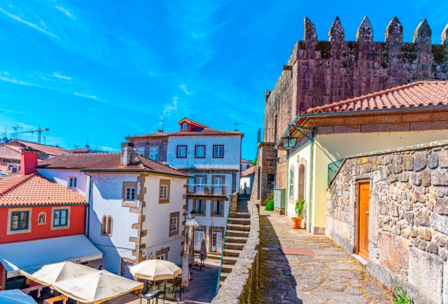 25 dos Centros Históricos mais bonitos de Portugal Descubra os 25 Centros Históricos mais bonitos de Portugal e mergulhe na riqueza cultural e arquitetónica do país.