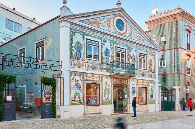 Guia dos mais bonitos Azulejos de Lisboa Explore a beleza dos azulejos de Lisboa! Descubra os locais mais deslumbrantes e encantadores onde os azulejos são verdadeiras obras de arte.