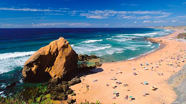 12 destinos de férias baratos em Portugal Doze sugestões de destinos de férias baratos. São todos maravilhosos e permitem-lhe ter uns dias de descanso memoráveis a baixo custo.
