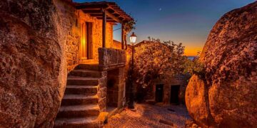 Explore a magia do passado numa das 7 aldeias medievais no Centro de Portugal! Encante-se com o que o centro do país tem para lhe oferecer!