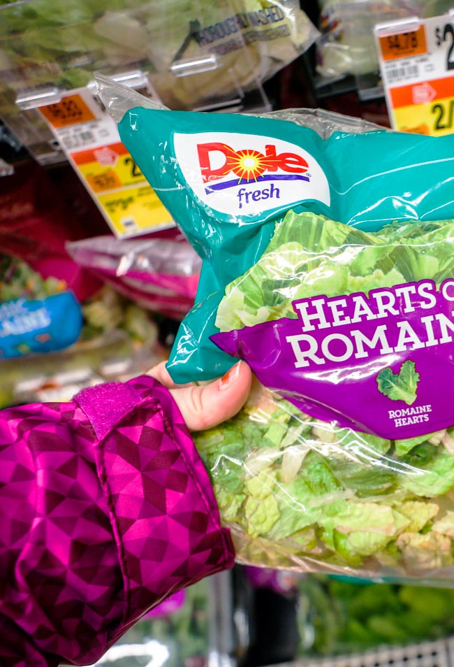 7 razões para evitar saladas embaladas no supermercado Saladas embaladas prontas a consumir pode parecer uma ideia agradável. É prático, fácil de usar, basta temperar. No entanto, não se deixe iludir.
