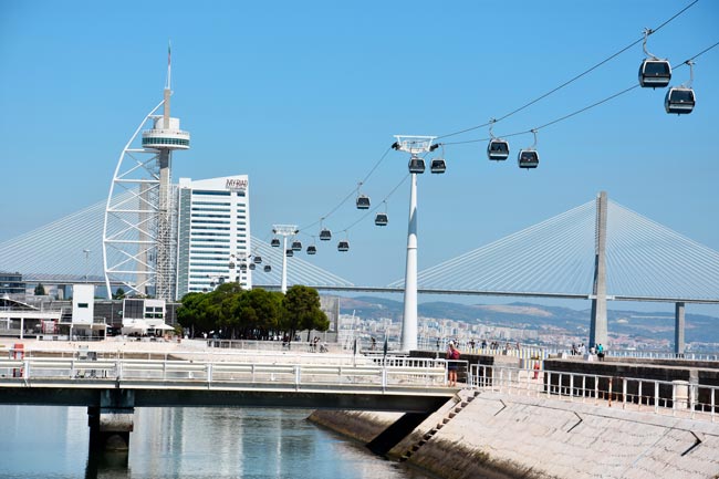 As 10 grandes atrações de Lisboa de visita obrigatória Quando visitar a capital, não pode deixar de visitar as 10 grandes atrações de Lisboa. São os destaques imperdíveis da capital portuguesa.
