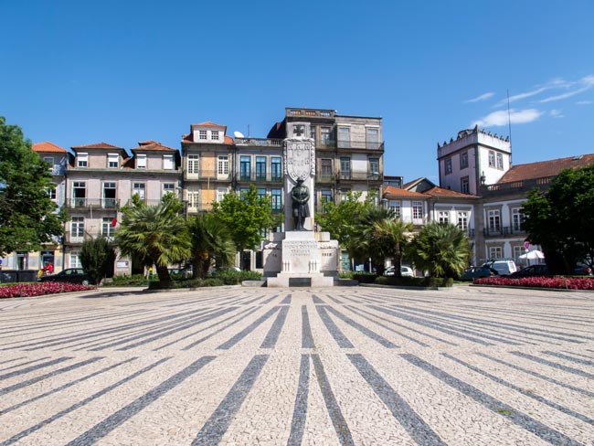 Lugares históricos no Porto que muitos desconhecem Guardam estórias de tragédias, momentos de vergonha, de orgulho e até de glória. Descubra lugares históricos no Porto que muitos desconhecem.