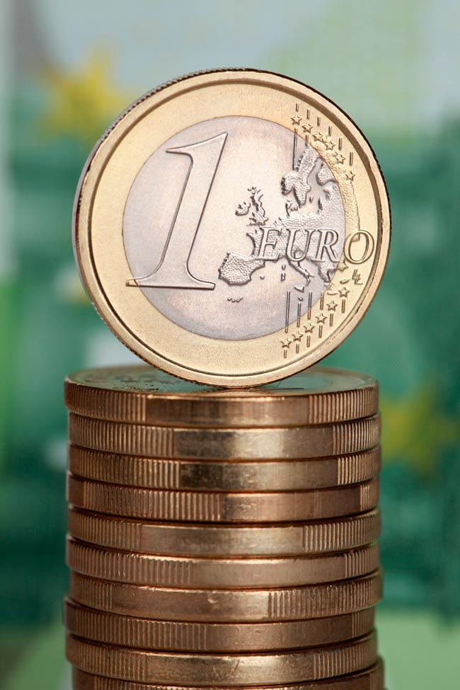 Aprenda a poupar 1 euro por dia com 13 ideias que funcionam Conheça 13 ideias práticas e eficazes para que possa poupar 1 euro por dia! Um euro por dia, imagine o bem que lhe fazia!