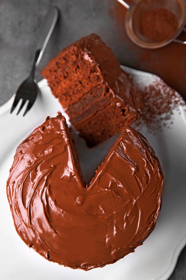 Bolo de Nutella Delicie-se com esta incrível receita de Bolo de Nutella! Aprenda todos os passos e deixe-se encantar por este bolo irresistível!
