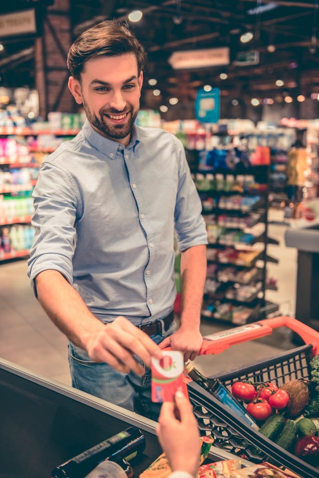 Como evitar cair nas armadilhas dos supermercados Saiba como lidar com ardilosas armadilhas dos supermercados e como resistir a compras por impulso.