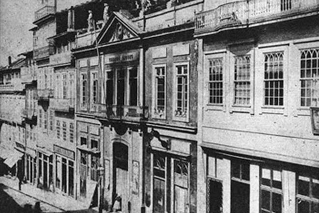 Lugares históricos no Porto que muitos desconhecem Guardam estórias de tragédias, momentos de vergonha, de orgulho e até de glória. Descubra lugares históricos no Porto que muitos desconhecem.