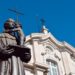 A tradição e a alegria da festa de Santo António em Lisboa! O ambiente festivo toma conta das ruas da capital com as suas tradições únicas.