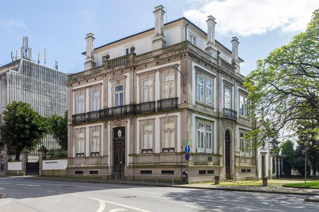 Lugares históricos no Porto que muitos desconhecem Guardam estórias de tragédias, momentos de vergonha, de orgulho e até de glória. Descubra lugares históricos no Porto que muitos desconhecem.