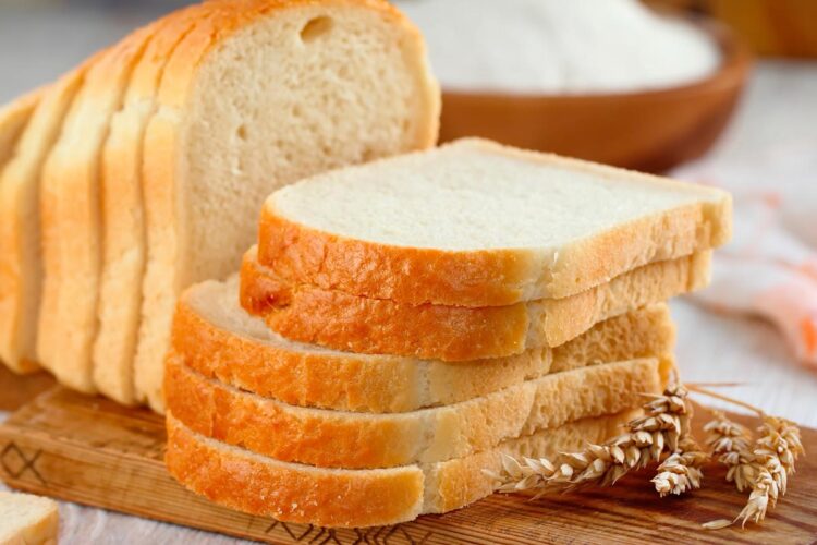 Prepare um delicioso pão de forma caseiro com esta receita simples e infalível! É perfeita para sanduíches e torradas.