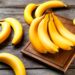 Saiba como manter bananas sempre frescas por muito mais tempo e com bom aspeto.