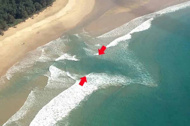 Aprenda a identificar um agueiro, um fenómeno perigoso nas praias Saiba como identificar um agueiro. É uma das situações mais perigosas e mortais nas praias.