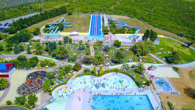 8 dos melhores Parques Aquáticos perto de Lisboa Um dia inteiro num parque aquático é sinónimo de alegria e muita diversão!