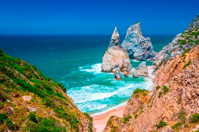 As melhores praias de Portugal, segundo revista norte-americana A publicação norte-americana Travel + Leisure elegeu as 11 melhores praias portuguesas.