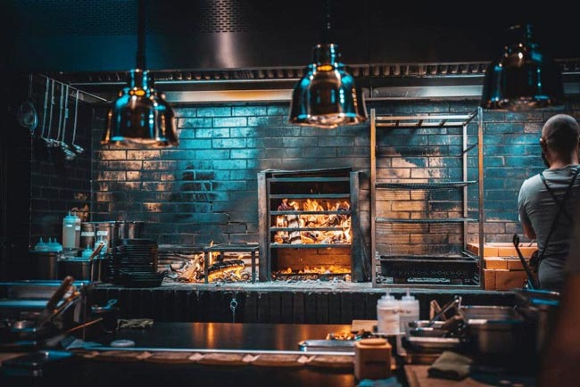 10 dos restaurantes mais românticos de Lisboa Desfrute de uma atmosfera romântica, excelente serviço e pratos incríveis!